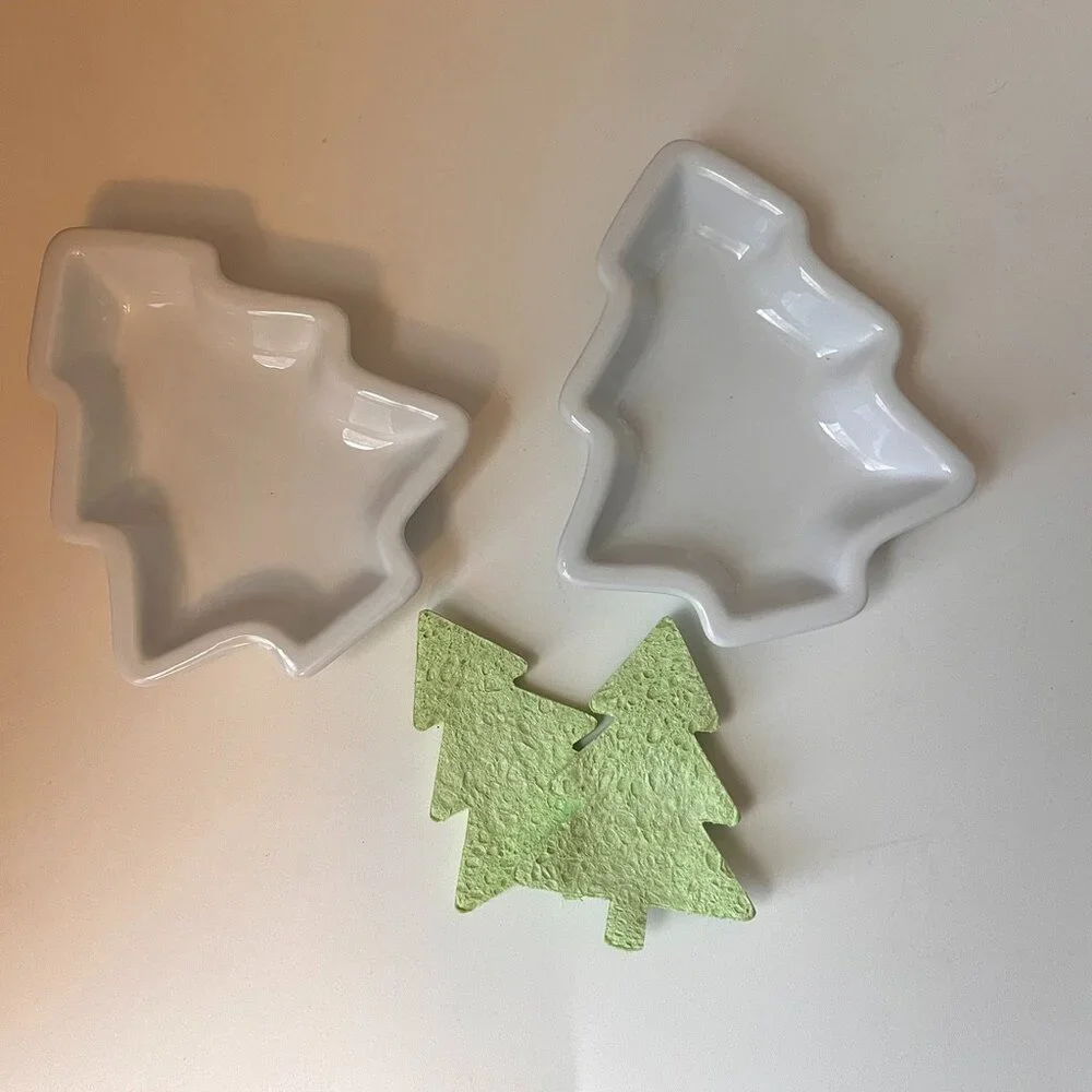 Crate & Barrel Set of 2 Christmas Tree Shaped Dishes with sponge